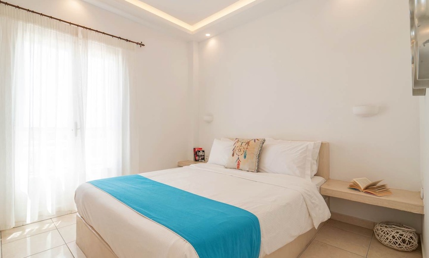 Image 3: ✈ SANTORINI | Perivolos - Bella Santorini 4*, 3 nights - Outdoor sw...