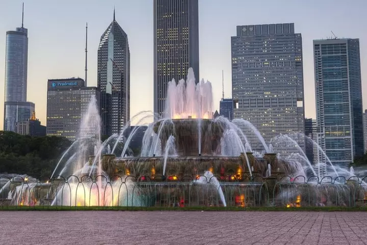 Chicago Bike & Classic Food Tour: Bikes, Bites & Views - Adults