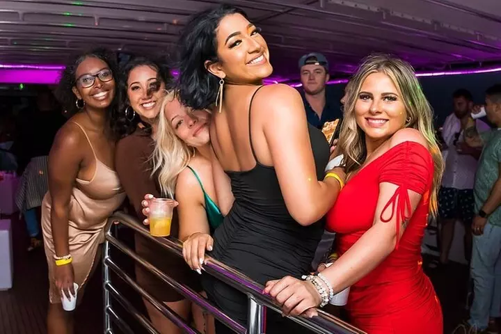 Ultimate Miami Boat Party with Free Open Bar & Live DJ