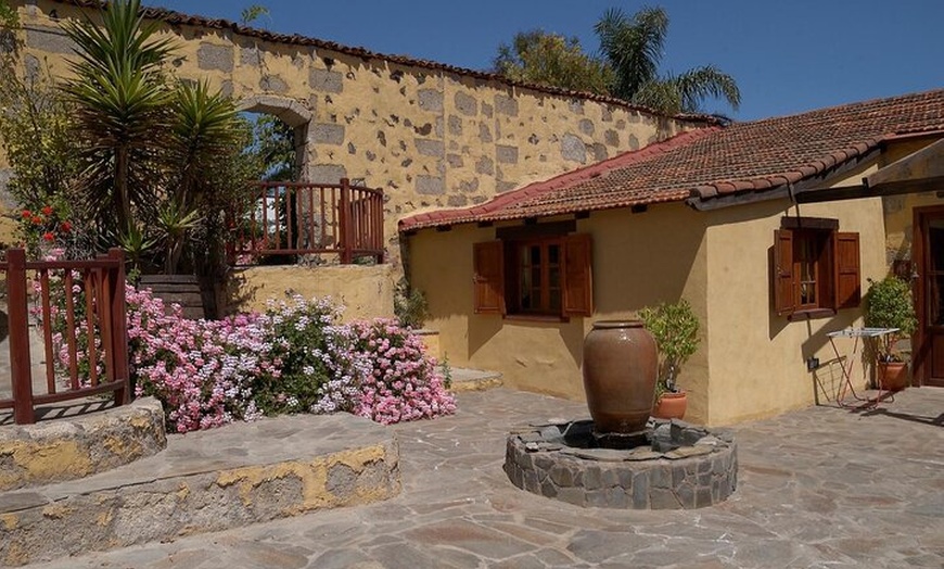 Image 10: Tenerife Beauty Party con productos galardonados