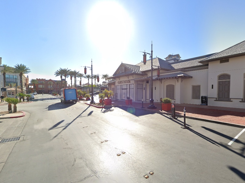 Parking at The Guest House Las Vegas - Valet Kiosk