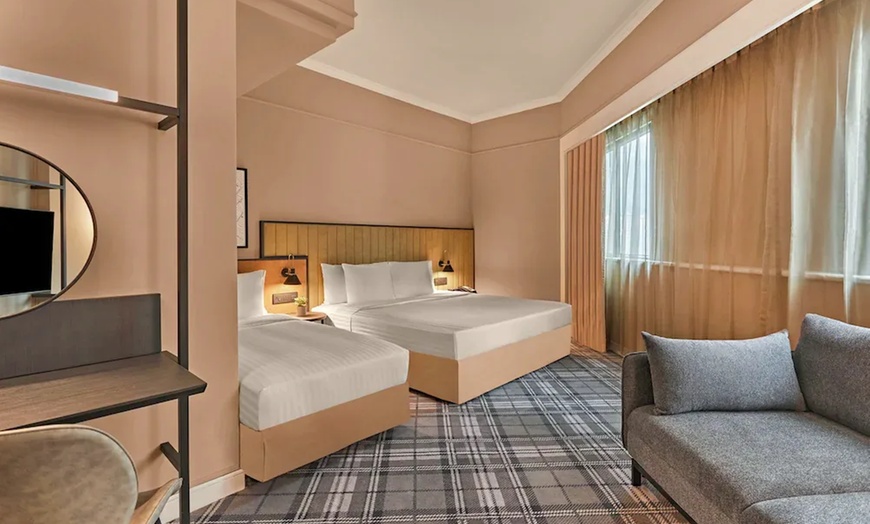 Image 5: ✈ SINGAPORE - Vibe Hotel Singapore Orchard 4* - Piscina esterna