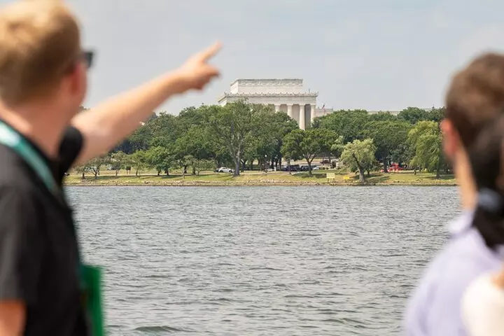 Washington: Potomac River Cruise & Guided Georgetown Walking Tour - Primary Image