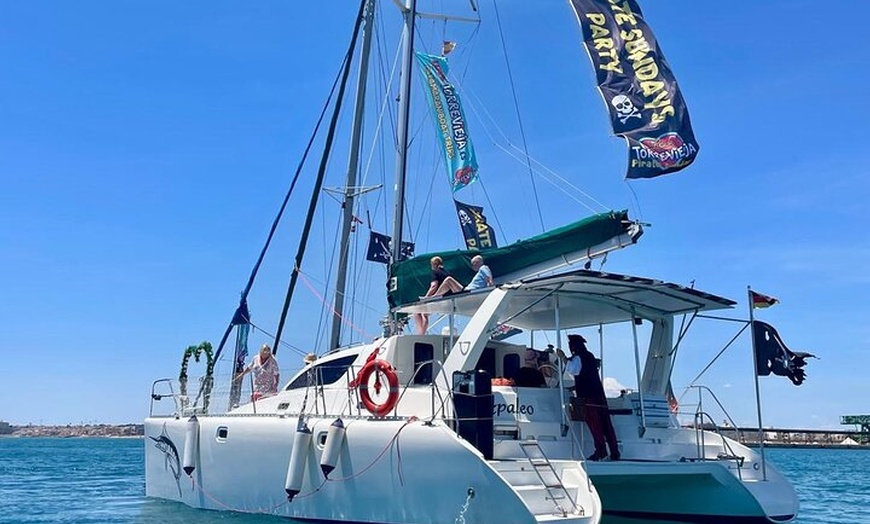 Image 6: Fiesta Pirata de Torrevieja con el catamarán Apaleo