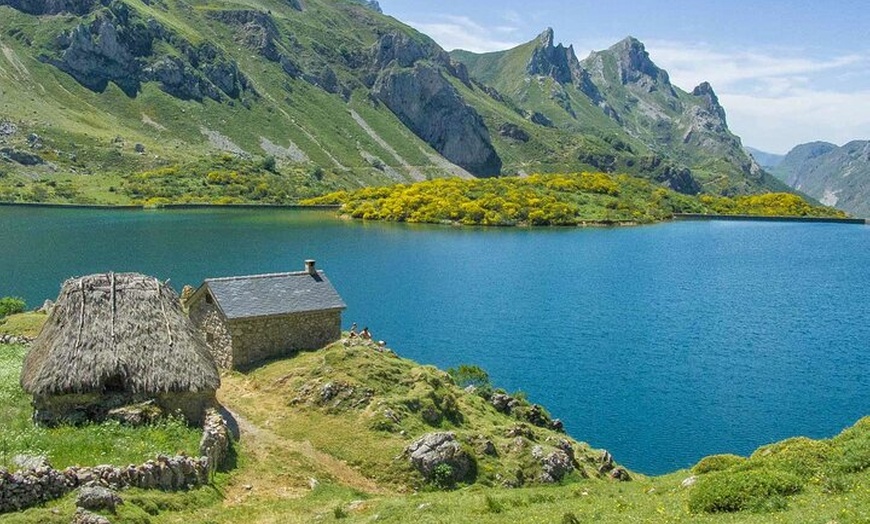 Image 1: Reserva de la Biosfera de Somiedo y sus Pueblos - desde Oviedo