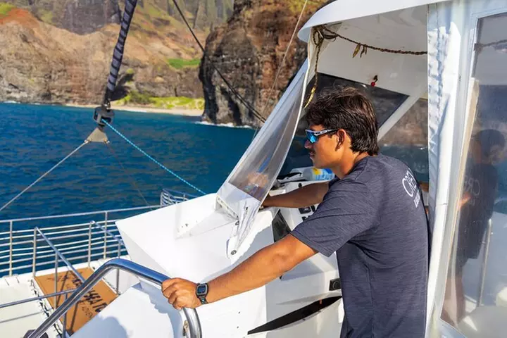 Deluxe Na Pali Morning Snorkel Tour on the Lucky Lady