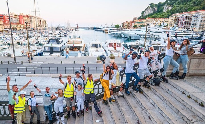 Image 3: Nice en roller au coucher du soleil, repas local & musique live !