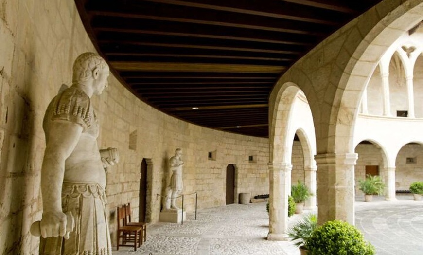 Image 3: Palma de Mallorca Quest Experience en el Castillo Bellver Prison Break