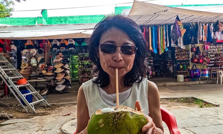 Image 9: Shopping and Food Experience Private Guided Tour