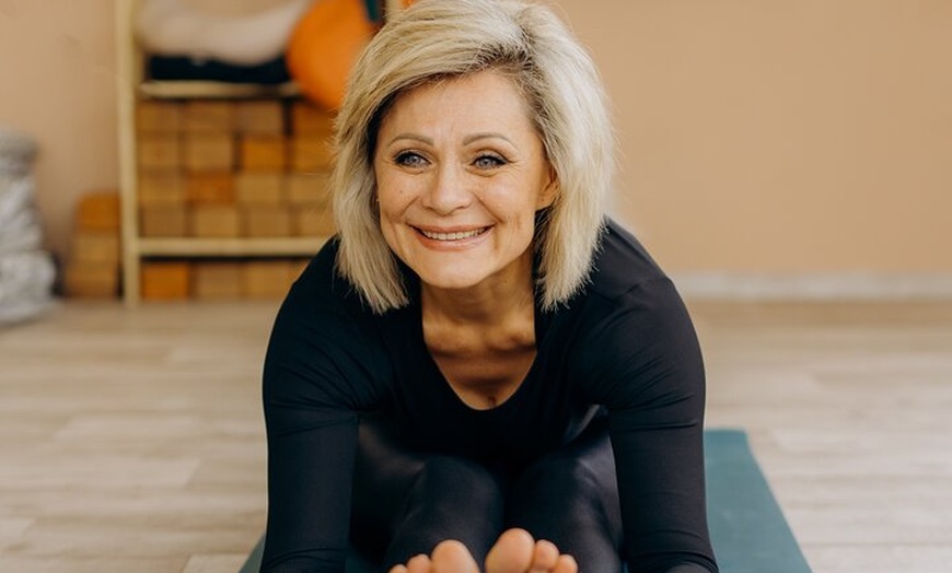 Image 2: Experiencia Personalizada de Yoga y Ayurveda en Altea