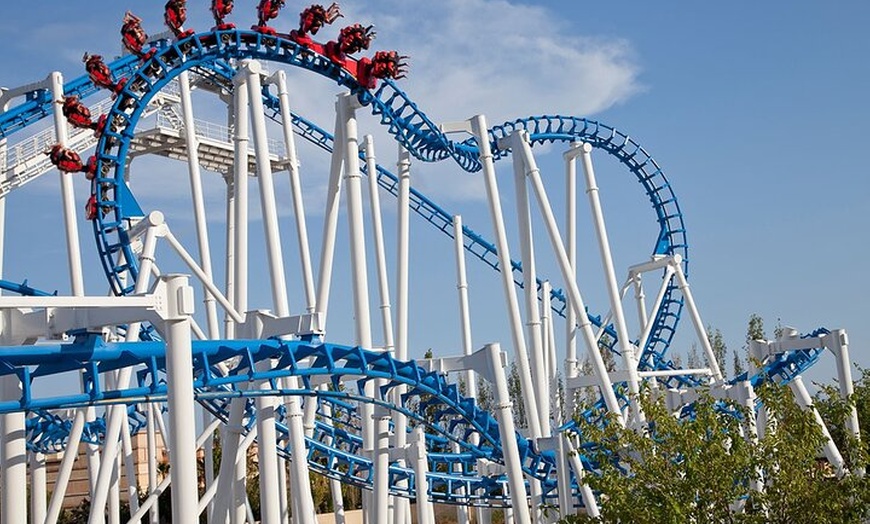 Image 9: Excursión de un día a Aqualandia, Terra Mítica o Benidorm desde Val...