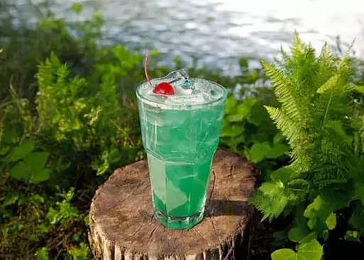 5% Cash Back at The Bunker Bar & Grill
