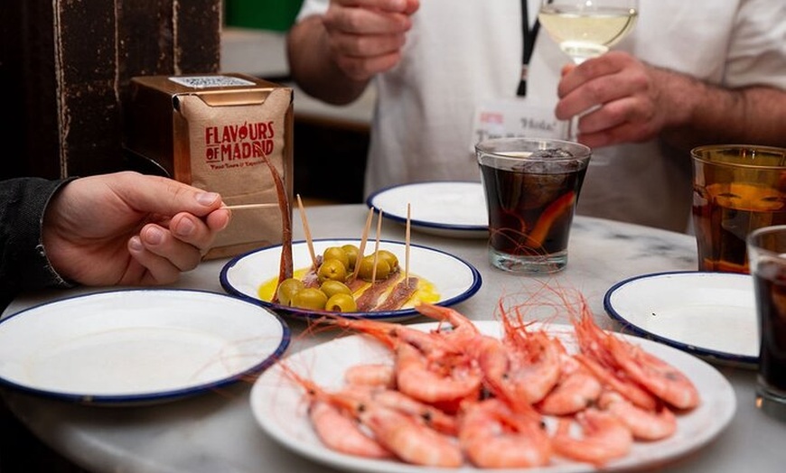 Image 6: Tour gastronómico moderno y auténtico de Madrid con maridaje de vinos