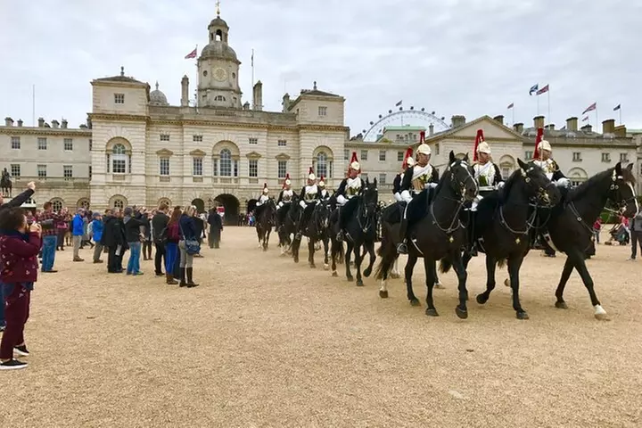 Skip the Line Tower of London & Westminster Tour and River Cruise