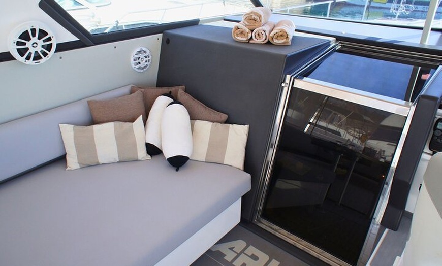 Image 18: Yate Privado con Barbacoa Gourmet y Atardecer