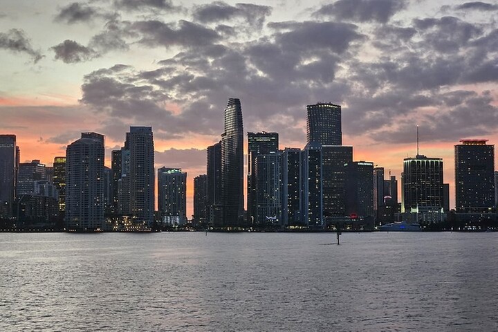 Sunset Cruise of Biscayne Bay Millionaire Homes & Cash Bar
