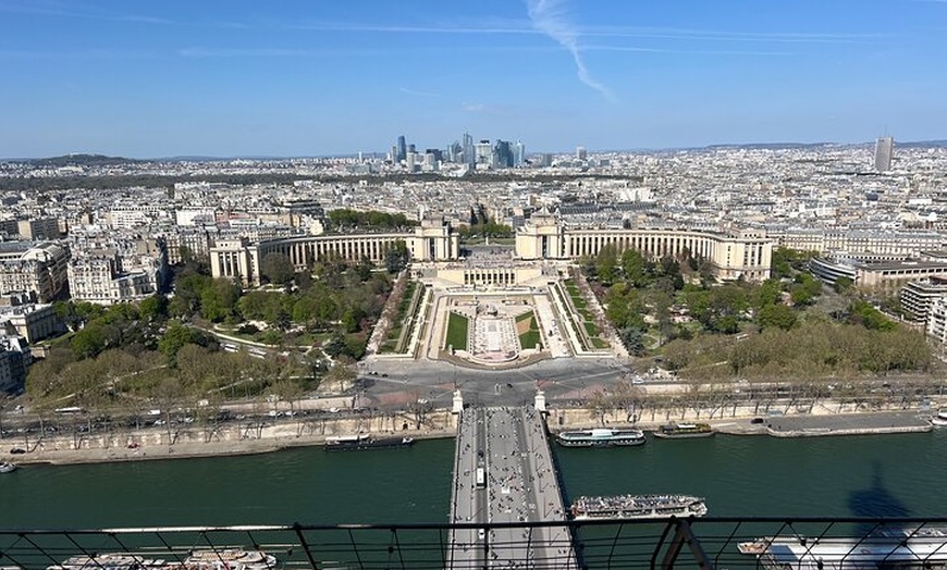 Image 5: Tour Eiffel 2ème étage avec option Sommet avec audioguide