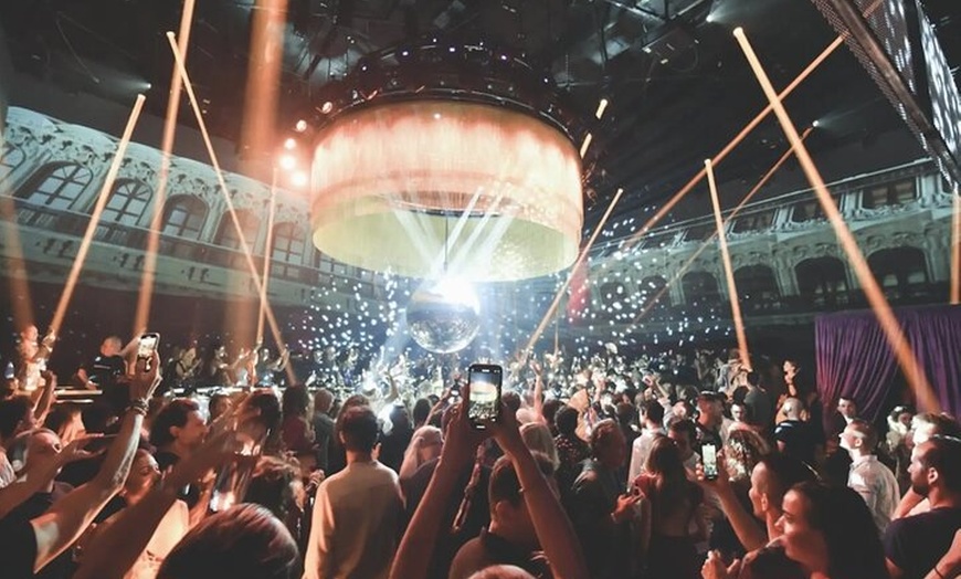 Image 9: Ibiza : 4 x discoteca y piscina Party Pass