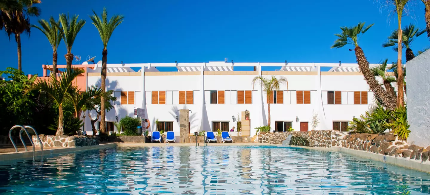 ✈ TENERIFE | Playa de Los Cristianos - Las Piramides Resort 3*, 4 nachten - Budget - Primary Image