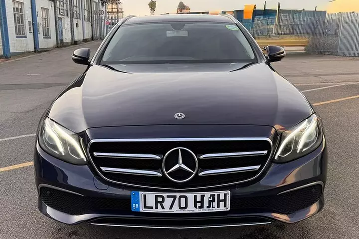 Gatwick Airport To Central London Private Roundtrip Transport - Image 7