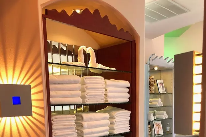 VIP 90-Minute Reflexology & Hot Stone Massage Combo