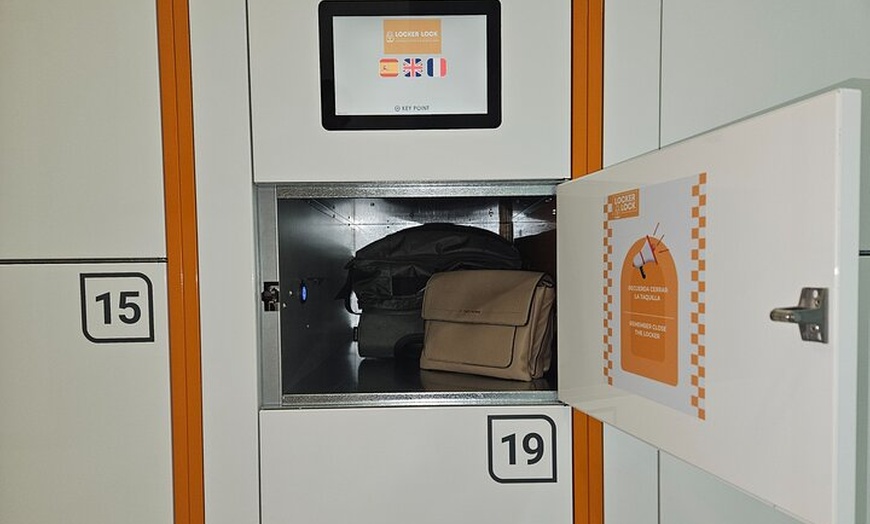 Image 3: Consigna de Equipajes en Barcelona / Locker / Luggage storage