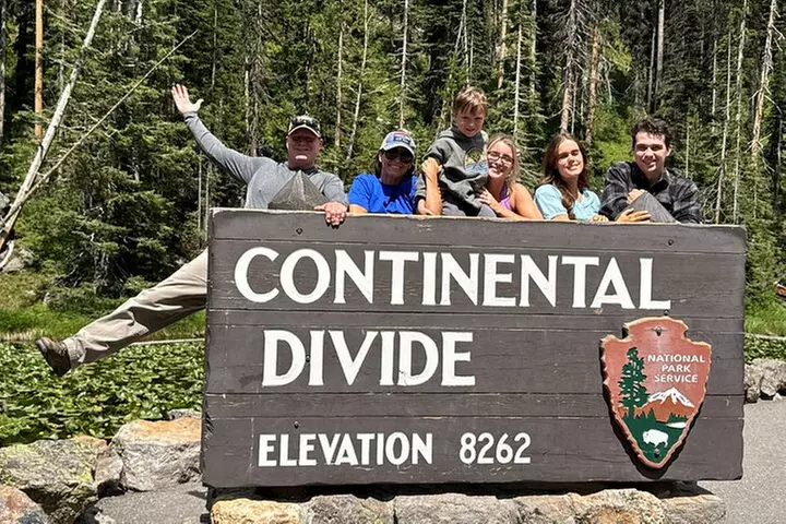 Teton & Yellowstone | Wildlife, Hot Springs, & Mountains PRIVATE