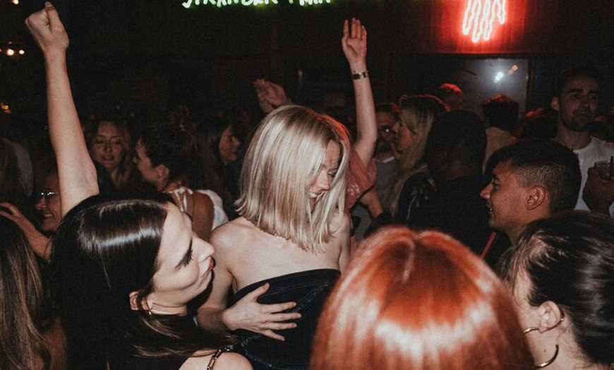 Image 7: Berliner Clubkultur - 3 ikonische Clubs in einer Nacht