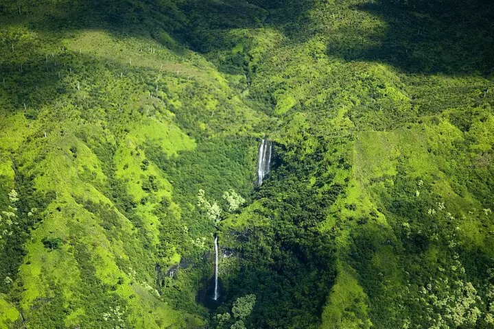 Kauai Airplane Tour: Na Pali Coast, Waterfalls & Window Seats