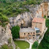 Image 10: Viaje en cascada Sant Miquel del Fai Fuente mágica