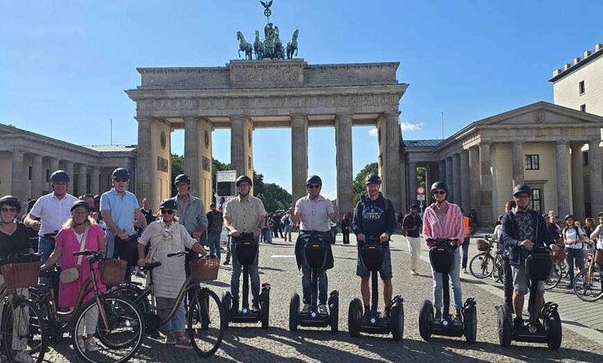 Image 4: Berlin 3 Stündige VIP Segway Tour Ost küsst West + Berliner Guide