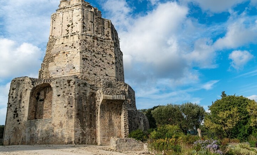 Image 7: Nîmes : Billet Arène romaine antique et visite audio de la vieille ...