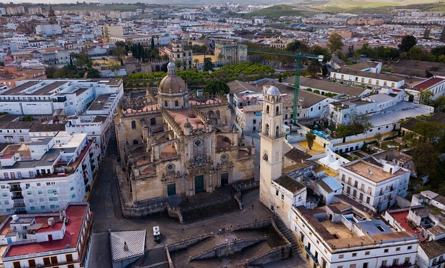 Image 2: Visita Privada Centro Histórico y Catedral de Jerez con Entradas
