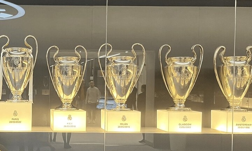 Image 5: Visita guiada al estadio Santiago Bernabéu y tapas