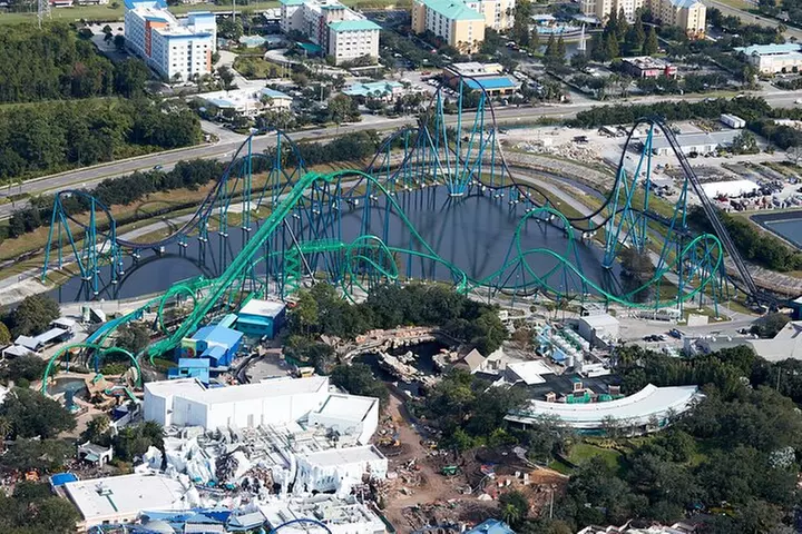 Family pack 48 Miles Helicopter Tour over Theme Parks & Downtown