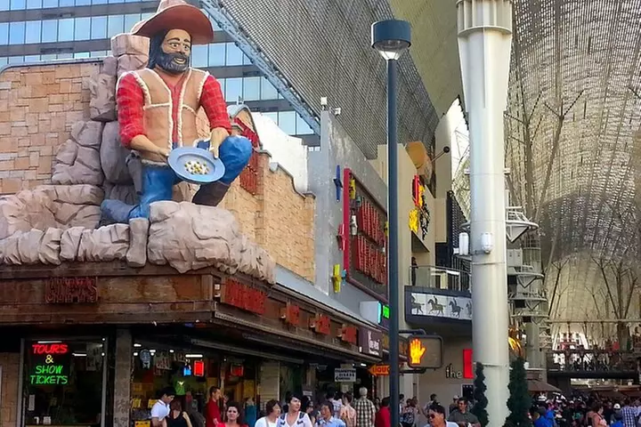 Las Vegas Downtown & Fremont Street - Guided Walking Tour