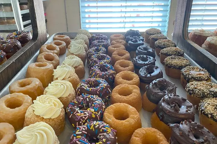 Nashville 12South District Authentic Food Tour with 7 Tastings