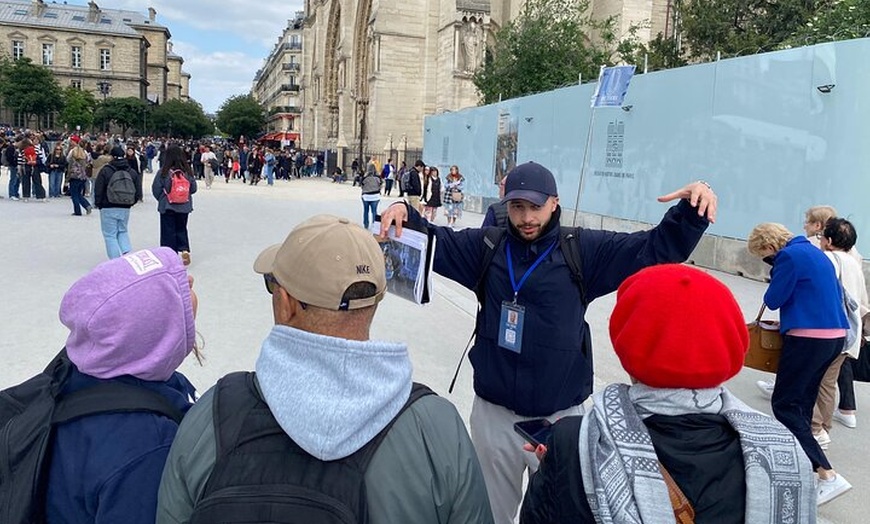 Image 3: Visite guidée de la cathédrale Notre-Dame avec accès réservé