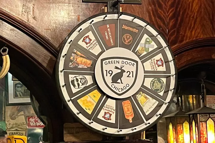 Walking Tour: Historic Chicago Pubs in River North and the Loop