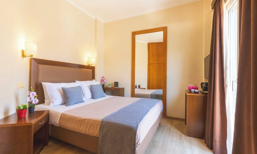 Image 9: ✈ ATENY I OKOLICE | Ateny - Marina Athens Hotel 3* - City break