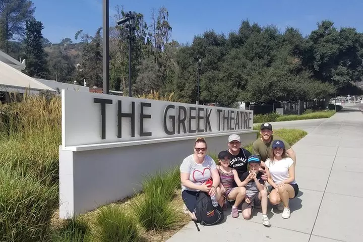 Hollywood Sign Hiking Tour to Griffith Observatory