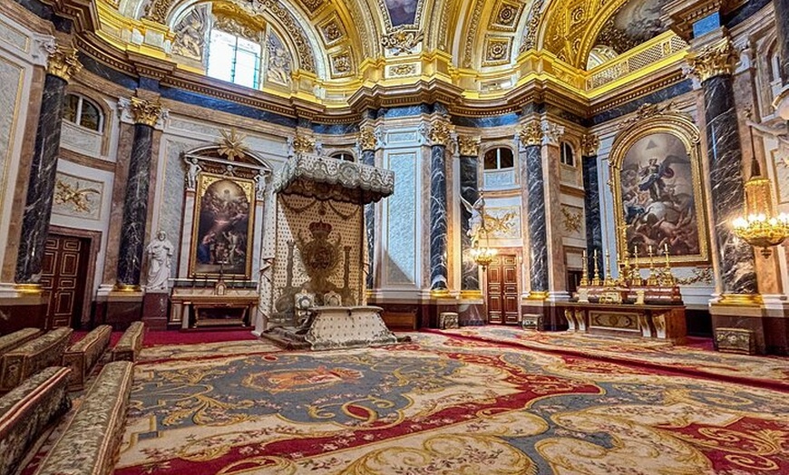 Image 35: Tour al Palacio Real de Madrid : Acceso prioritario con Guía Especi...