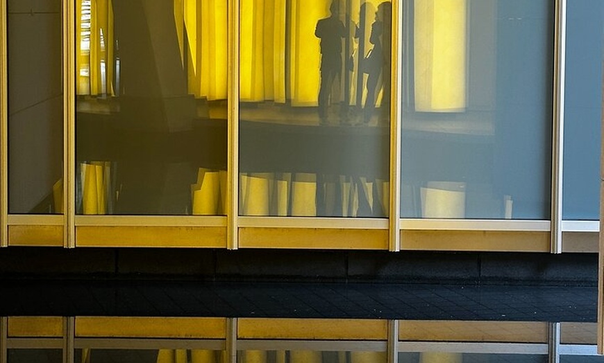 Image 1: Visite privée de la Fondation Louis Vuitton