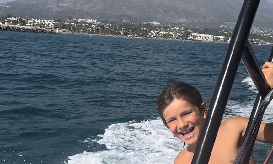 Image 10: Tour privado en barco en Marbella