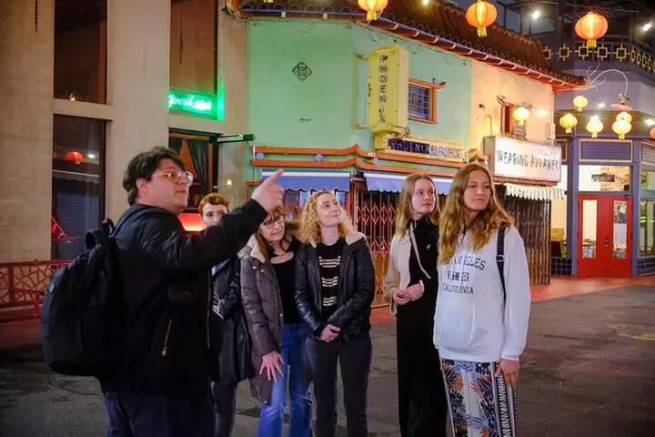 Hollywood Cocktails and True Crime Tour: 3 Drinks Included