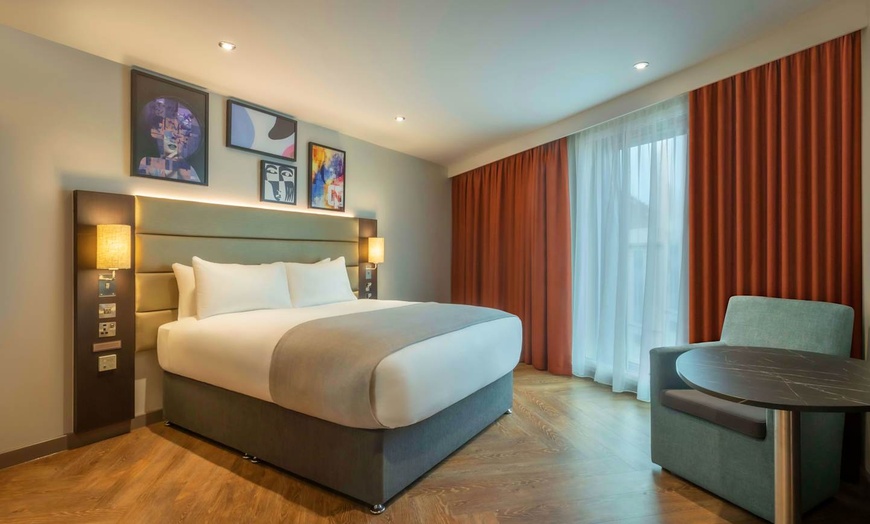 Image 1: ✈ ROYAUME-UNI | Londres - Maldron Hotel Finsbury Park 4* - City break