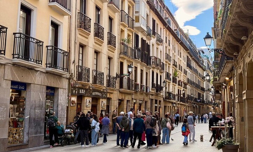 Image 11: Recorrido Histórico a Pie en San Sebastián con Pintxo y Bebida