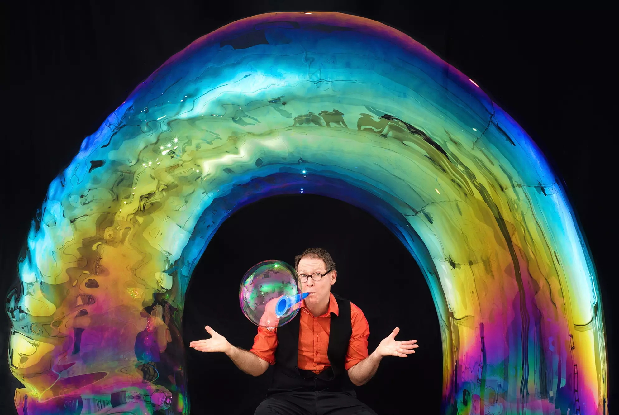 Amazing Bubble Man - Sunday, Apr 30, 2023 / 2:00pm - Primary Image
