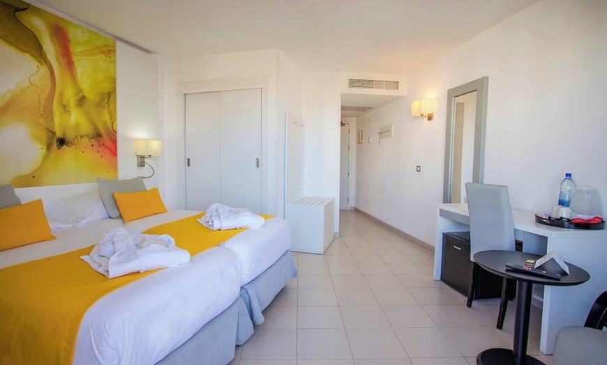 Image 15: ✈ GRAN CANARIA | Playa del Ingles - Hotel Servatur Waikiki 3* - Śni...