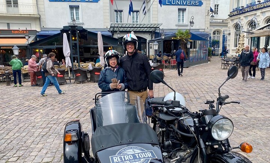Image 6: Saint Malo et Saint Servan en sidecar vintage avec chauffeur